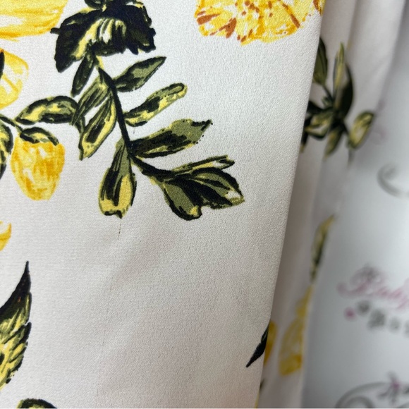 Van Heusen floral tshirt blouse white yellow green flowers flowy cute garden - Picture 7 of 7